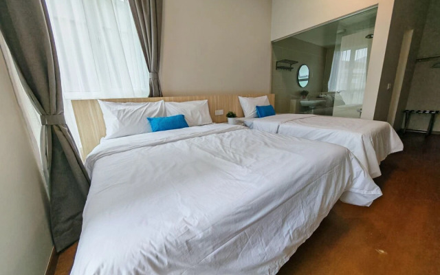 Mountain & Lake Views' Suite Cycas