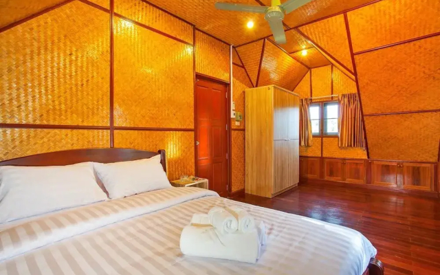 Unique Thai Style 4BR Pool Villa Nikkie