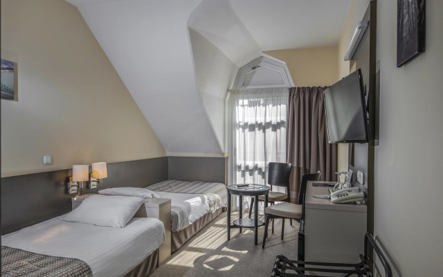 Corvin Hotel