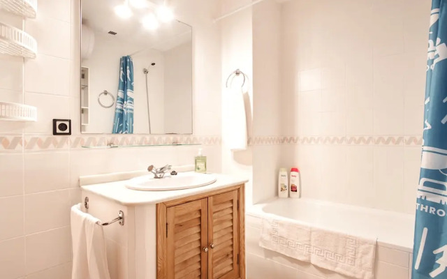 Pureza Oasis by Valcambre