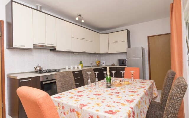 Apartment Petea