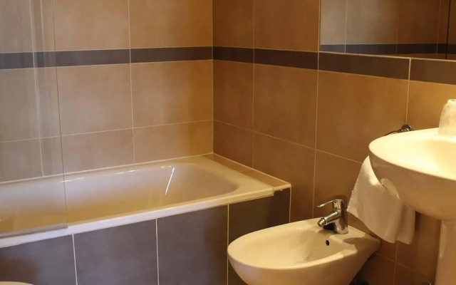 Apartamentos Esmeralda Suites