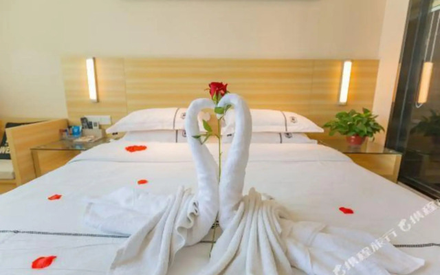 Super 8 Hotel (Xinxiang Huixian Branch)
