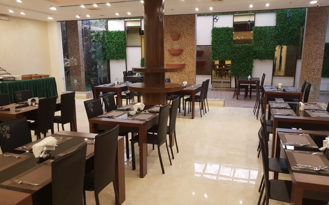 Laperla Hotel