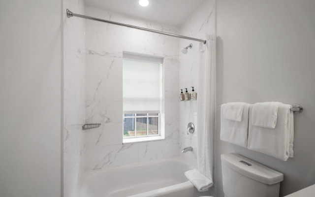 Reside Navy Yard, a Wyndham Residence