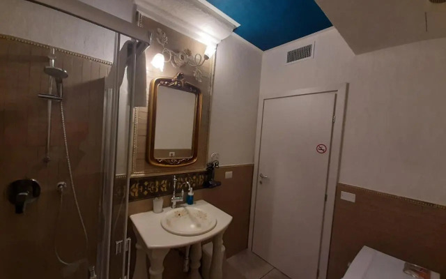 Suites Train Station Mestre Apartment    (No Front Desk Need To Contact Property 5  Days In Advance)
