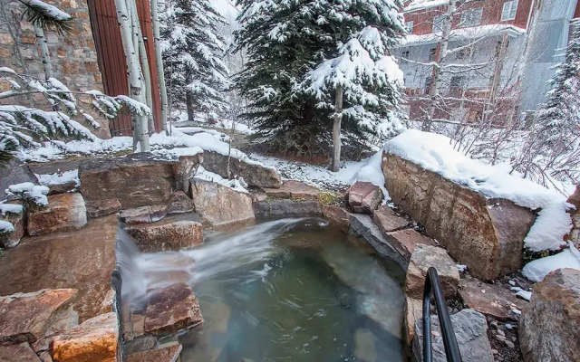 River Club 103 3 Bedroom Condo by Alpine Lodging Telluride