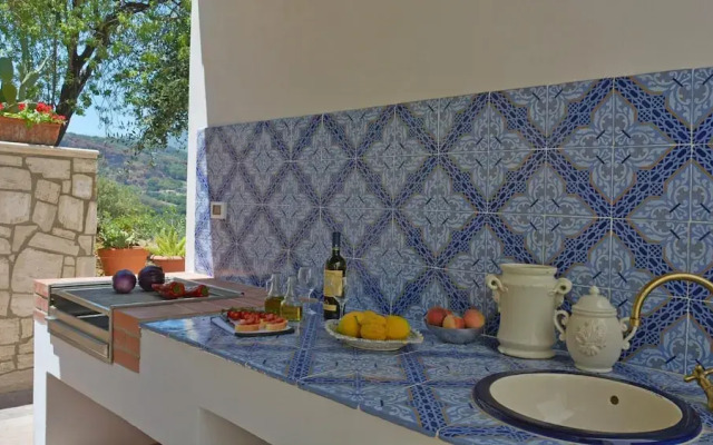 Villa Il Basto 8 in Cefal