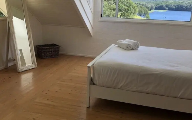 Lake House Watermark Estate Lake Tinaroo