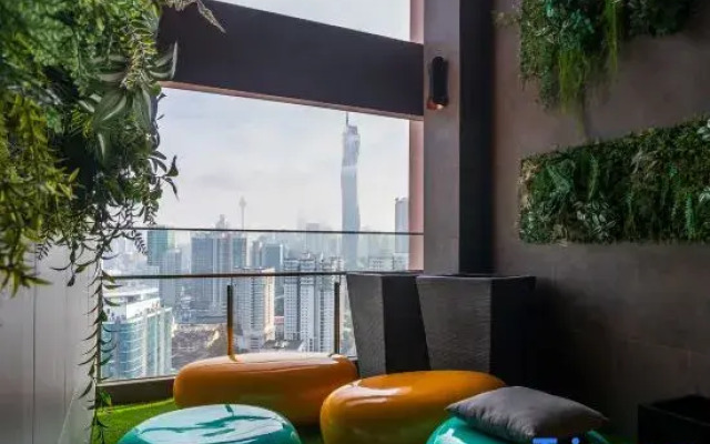 Riveria Premium Kuala Lumpur, Roam