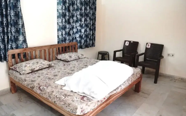 Shyam Luxurious Huts & Guest House