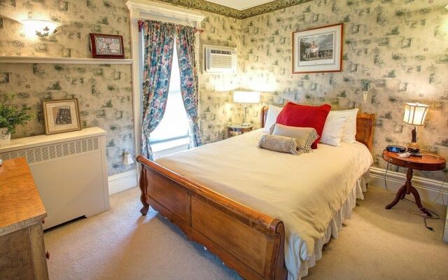 M&M Victorian Bed and Breakfast