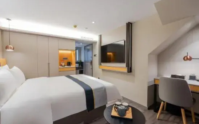 Homeinn Selected  (Shanghai Bund Xintiandi Huaihai Road)