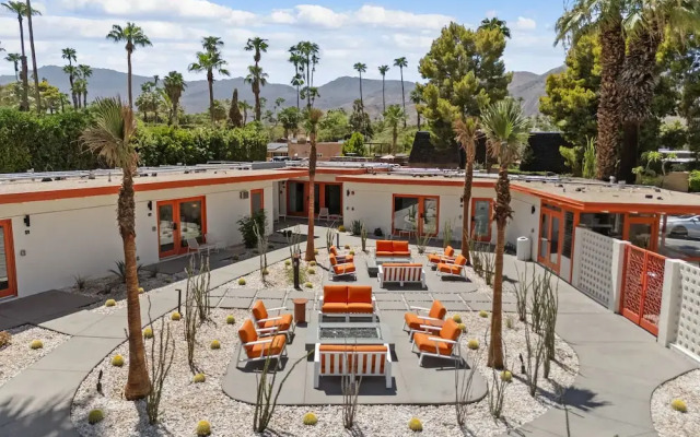 Mojave Resort - Adults Only