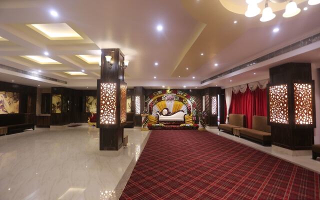 OYO 9814 Hotel Parnil Palace 2