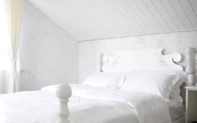 Moonlight Bay Garden Inn