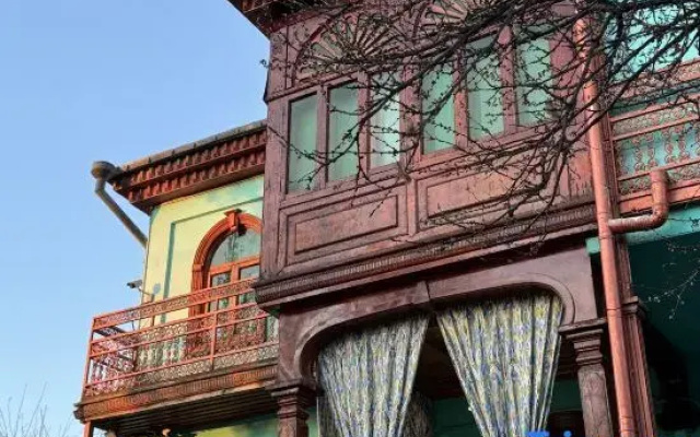Hi YiLi·blue lane villa(Yili Old Town Kazanqi Branch)