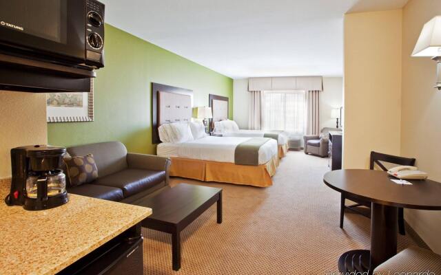 Holiday Inn Express and Suites Savannah - Midtown, an IHG Hotel