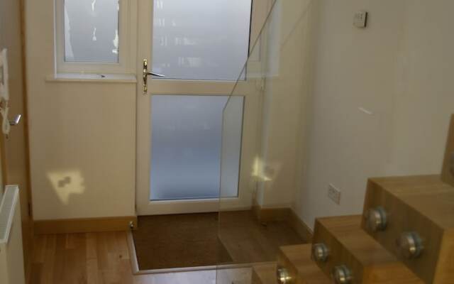 Ramsey Lodge 2-Bedroom Flat