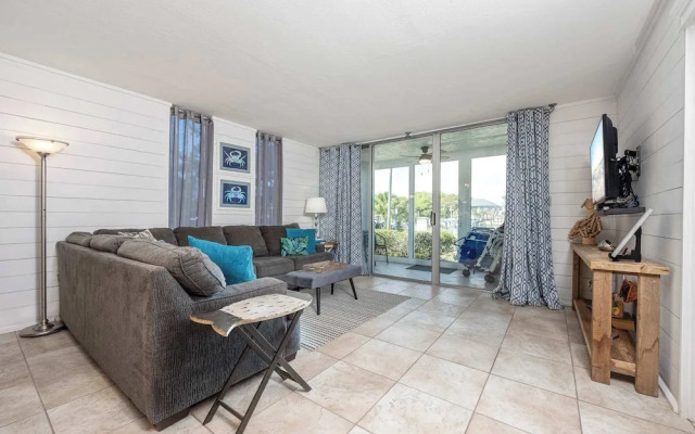 The Condor - Stay for 6