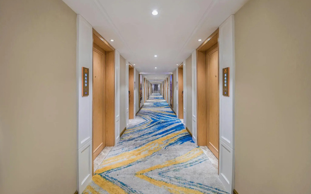 Vienna hotels （ Hebi sands international store）