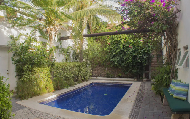 Los Milagros Hotel