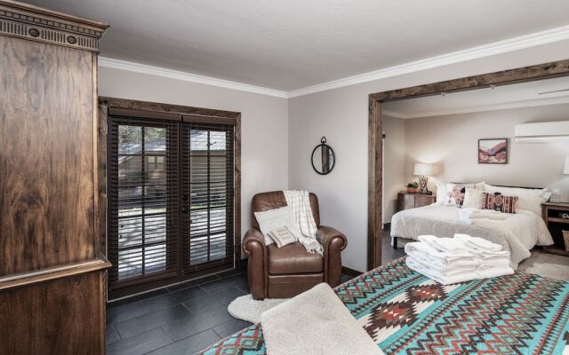 Rustic Pines Retreat