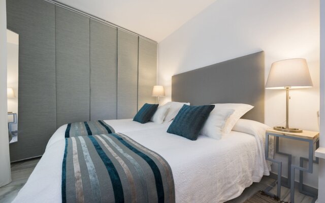 Prime Location 3 BD Duplex With Patio. Fernandez y Gonzalez