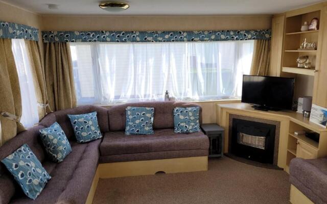 341 Family Caravan at Marine Holiday Park, sleeps 6