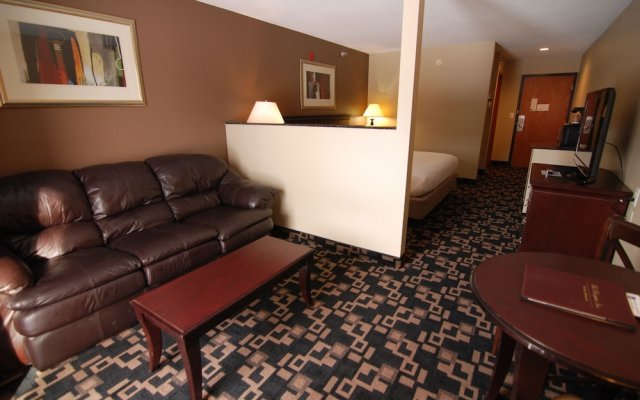 Express Suites Riverport Inn & Suites