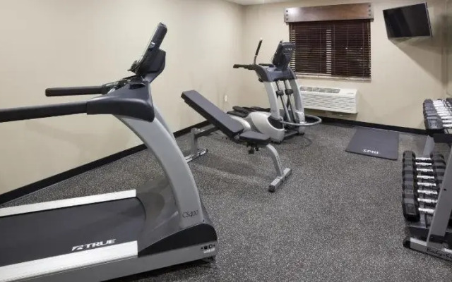 Gateway Park Hotel and Suites