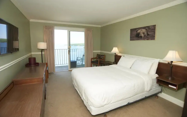 Belknap Point Inn