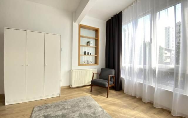 Stylish Flat Near Bagdat Street in Kadikoy