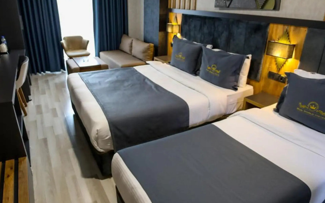 Rua World Hotel