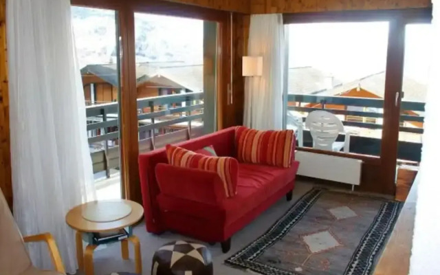 Apartment With Stunning Mountain View