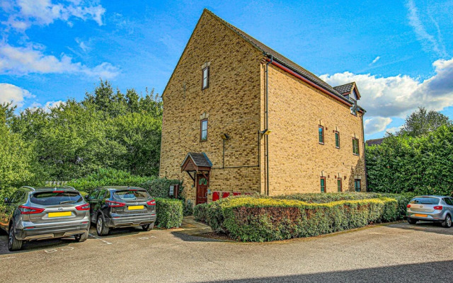 Executive Monkston Apartment