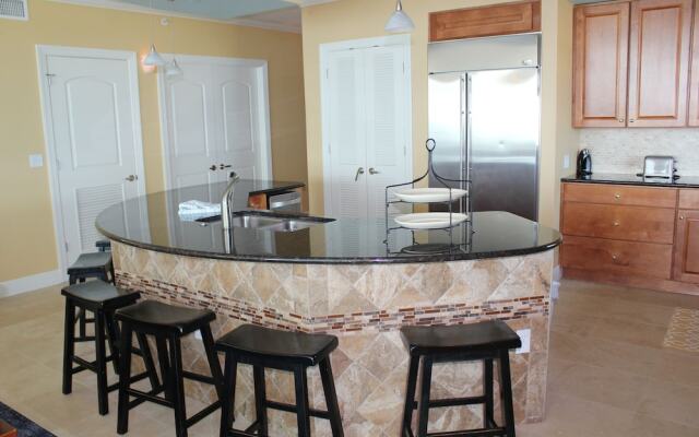 Mustique 1002 by ALBVR