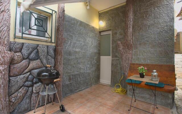 Nikea apartment near Piraeus port and metro st