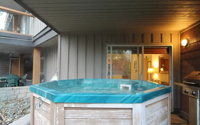 Glacier's Reach by Whistler Retreats