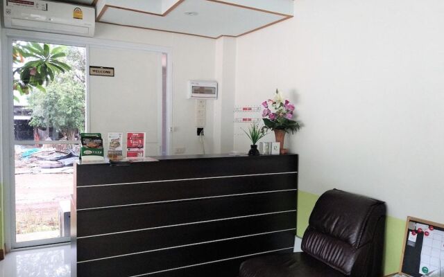 Ausgust Riverside Resort