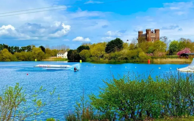 Tattershall Lakes Luxury Hot Tub Retreat