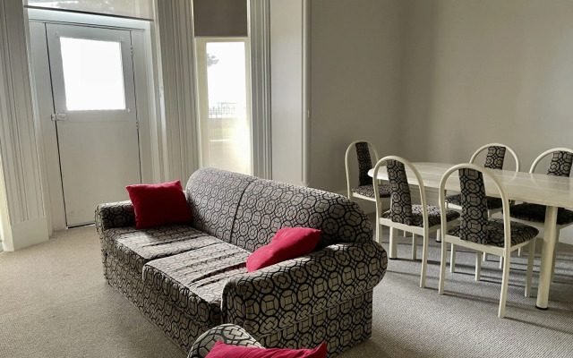 Seafield Tower Glenelg Apartment no 6