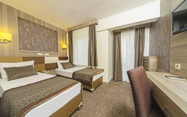 Pera Arya Hotel