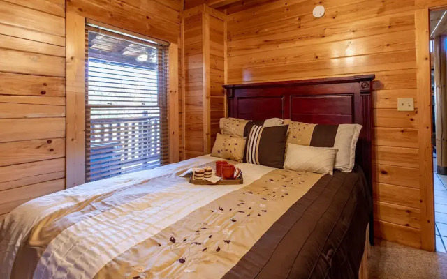 SmokyStays 5 Bedroom Cabin