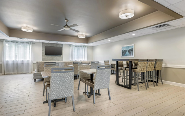 Best Western Brockport Inn & Suites