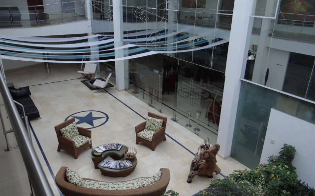 Atlantis Plaza Hotel