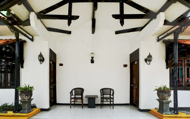 OYO 94420 Griya Waru Hotel