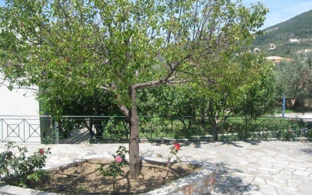 Pefkos Studios and Apartments
