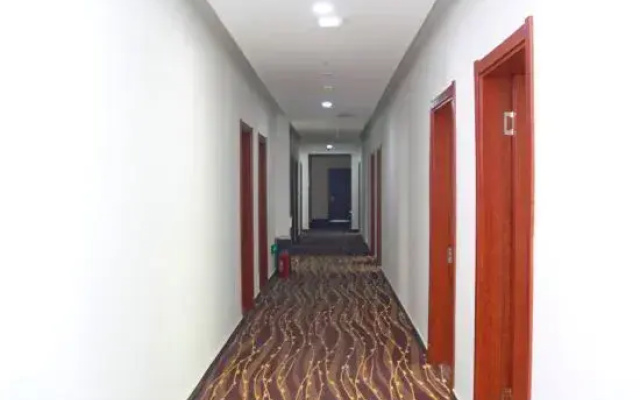 Jiamusi Number Nine Hotel (Railway Station Central Hospital)
