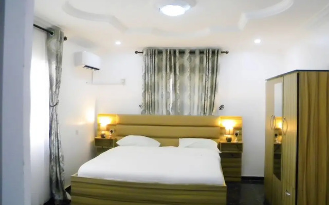 Jaybritt Luxury Apartment